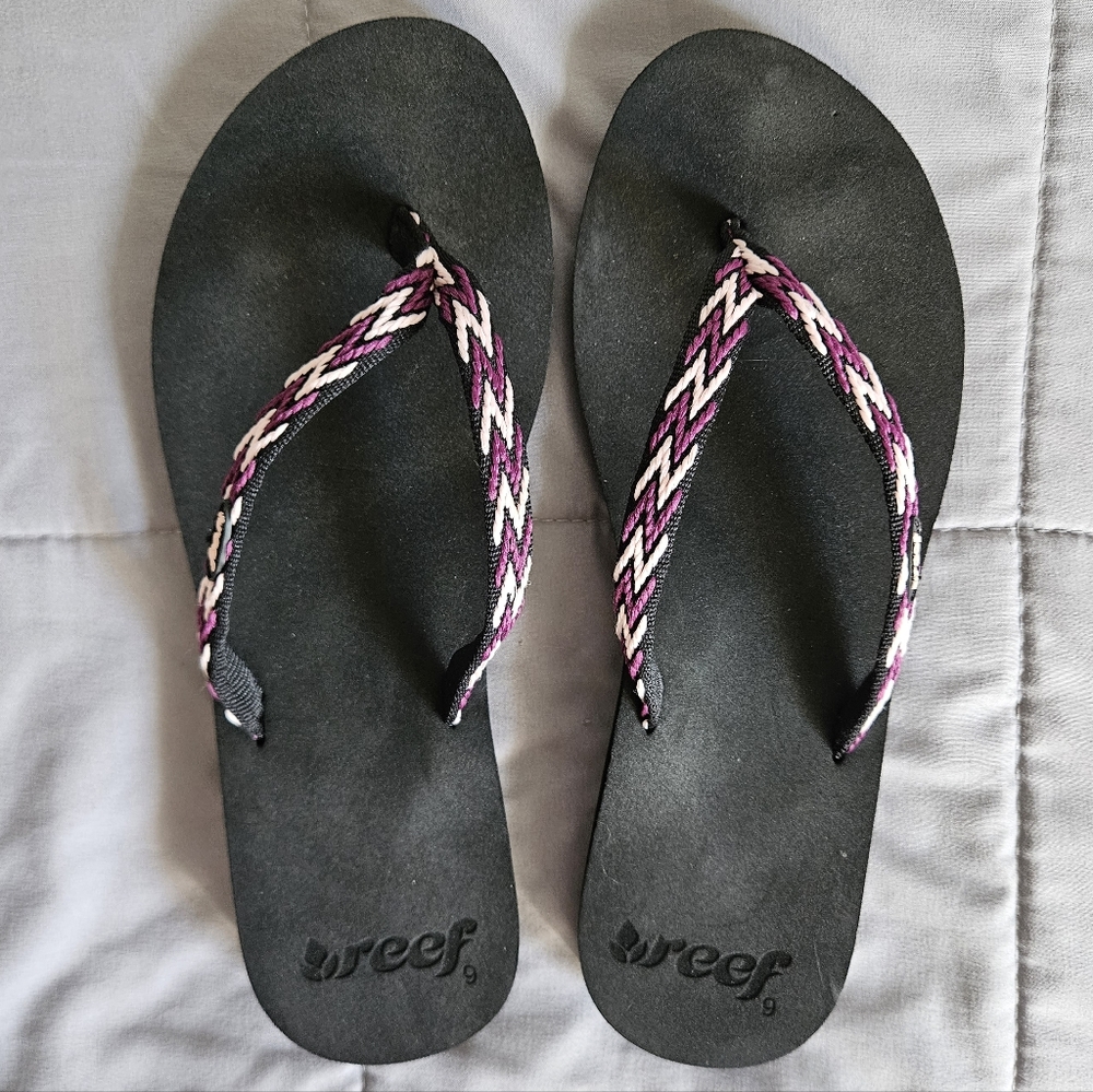 Reef Women's Embroidered Purple Strap Flip Flop Sandals Thongs Size 9 Foam Sole